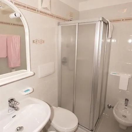 Hotel Mozart 3*